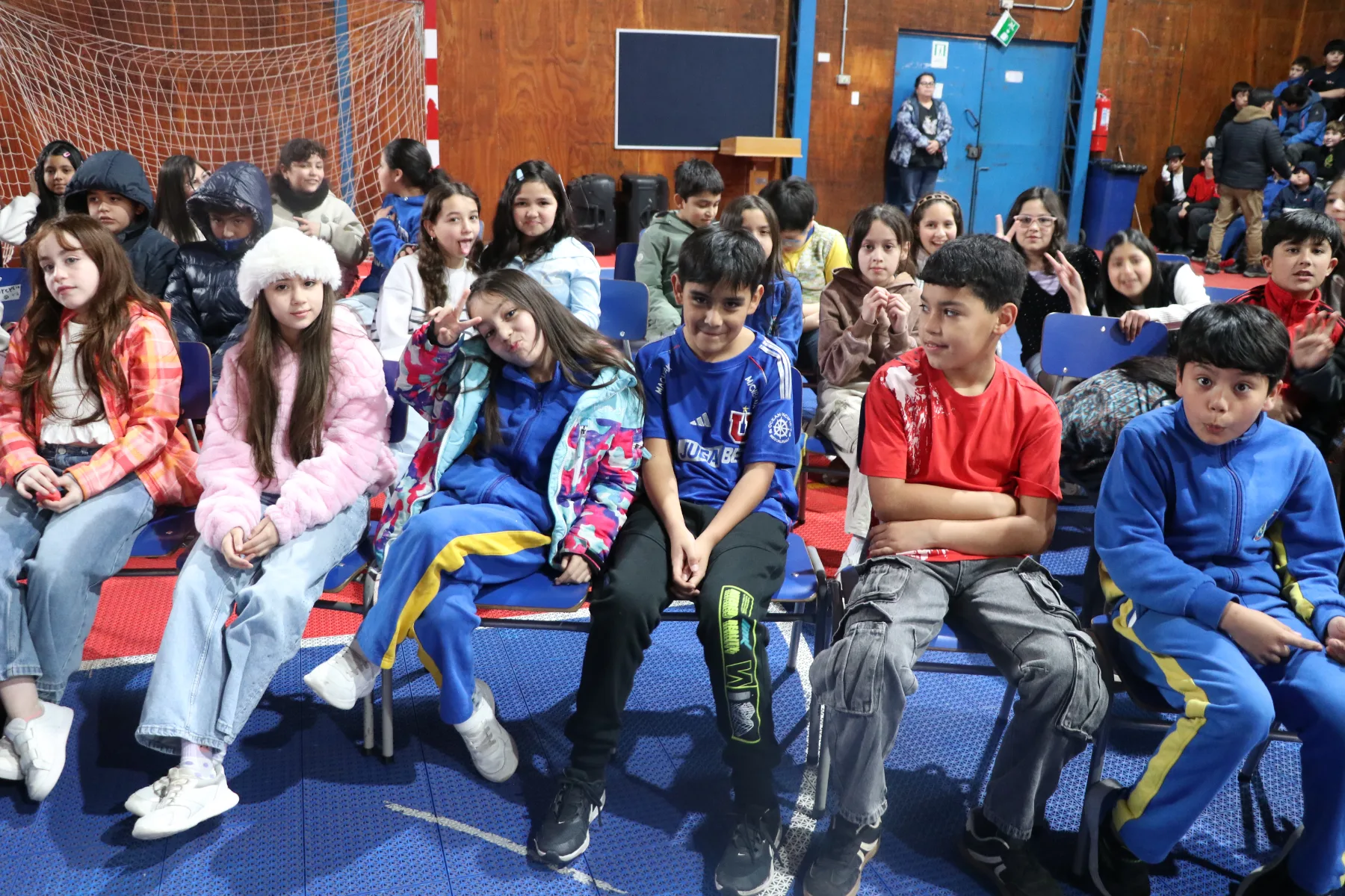 Niños y niñas de 4 básico